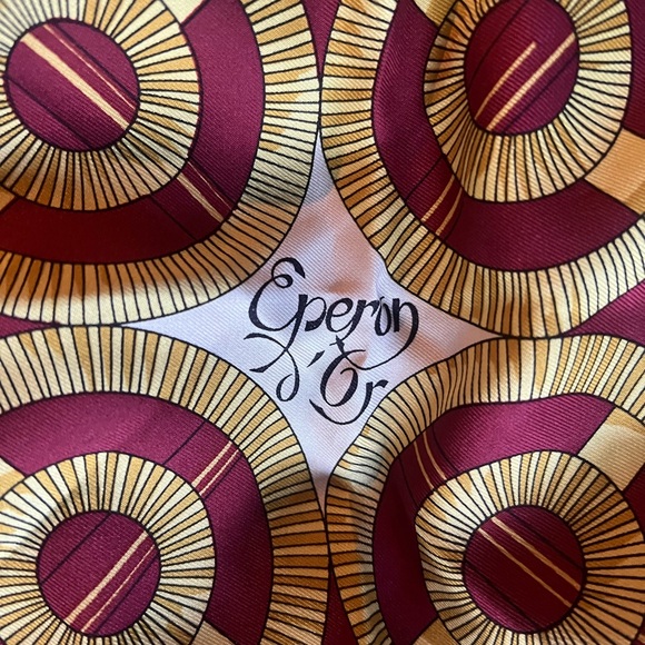 Vintage Hermes Red and Gold Silk Scarf NWOT - Picture 4 of 4